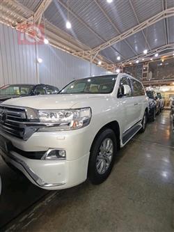 تۆیۆتا لاند کروزەر